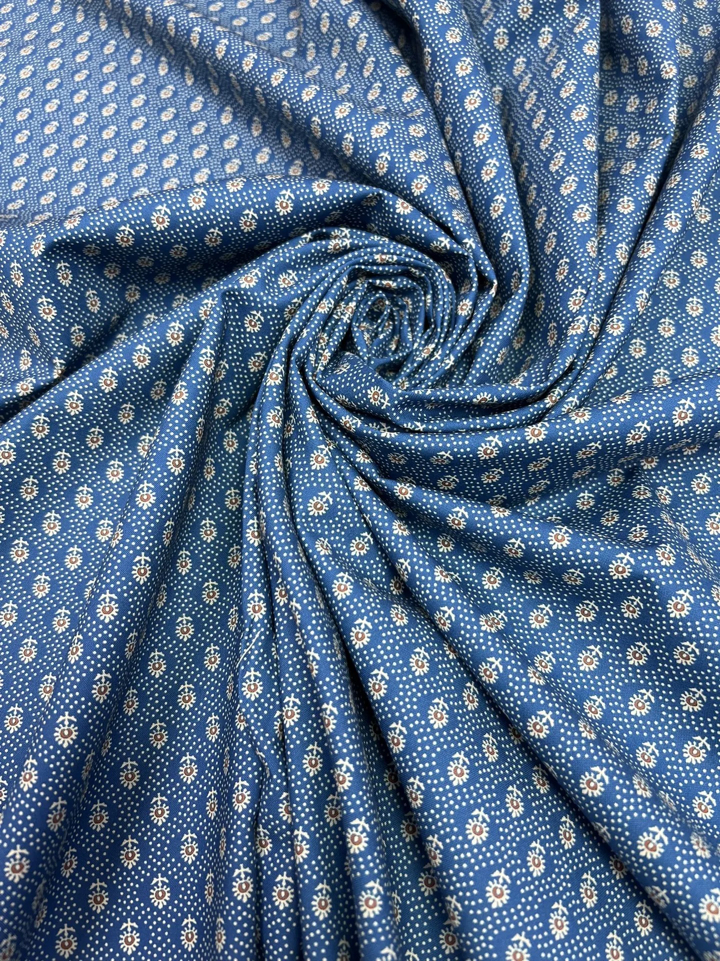 картинка Ткань 100% хлопок JulidoQuilt FA010-22 Коллекция Цветочные гравюры от магазина МиТекс на Пушкина 97