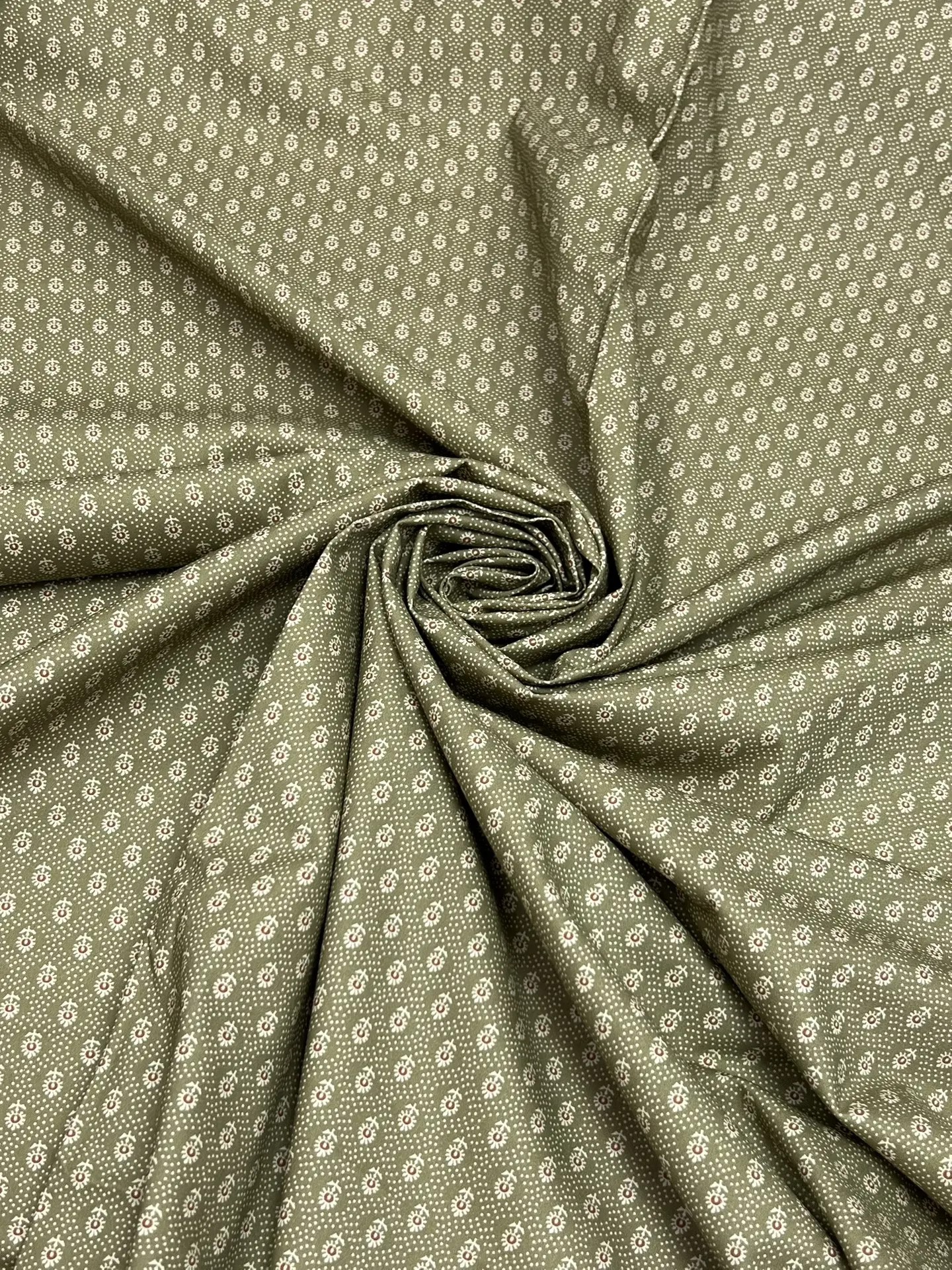 картинка Ткань 100% хлопок JulidoQuilt FA010-13 Коллекция Цветочные гравюры от магазина МиТекс на Пушкина 97