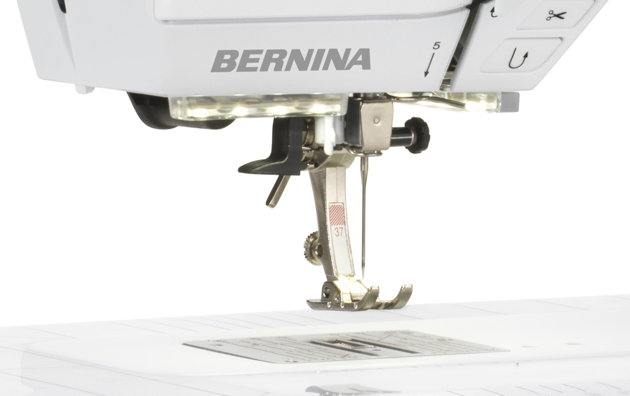 Швейная машина Bernina 475 QE. Фото N6