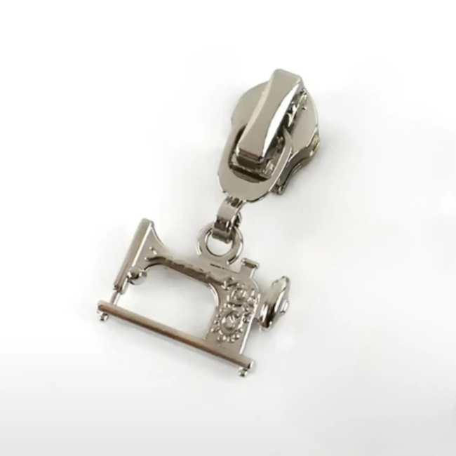 картинка Бегунок галантерейный спираль К6, silver Шв. Машинка от магазина МиТекс на Пушкина 97