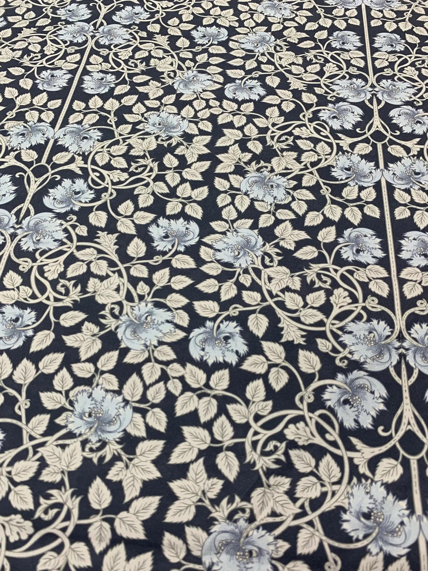 картинка Ткань 100 % хлопок JulidoQuilt 3703 Коллекция Поэзия лепестков от магазина МиТекс на Пушкина 97