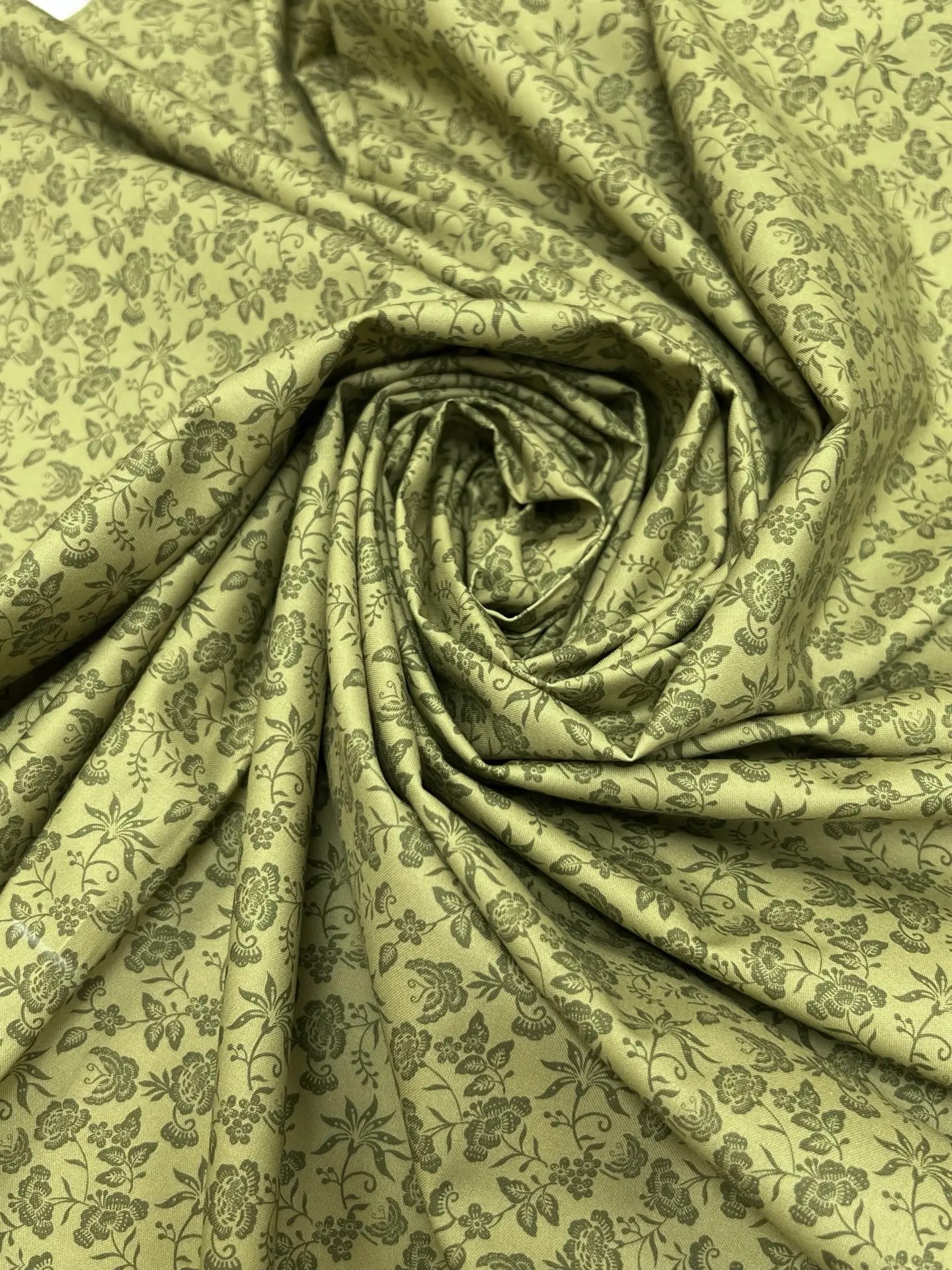 картинка Ткань 100% хлопок JulidoQuilt FA010-12 Коллекция Цветочные гравюры от магазина МиТекс на Пушкина 97