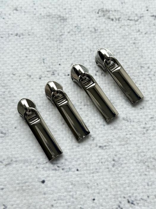 картинка Бегунок галантерейный спираль К6, Silver, прямой от магазина МиТекс на Пушкина 97