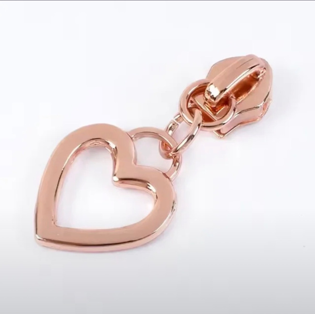 картинка Бегунок галантерейный спираль К6, RoseGold Сердце от магазина МиТекс на Пушкина 97