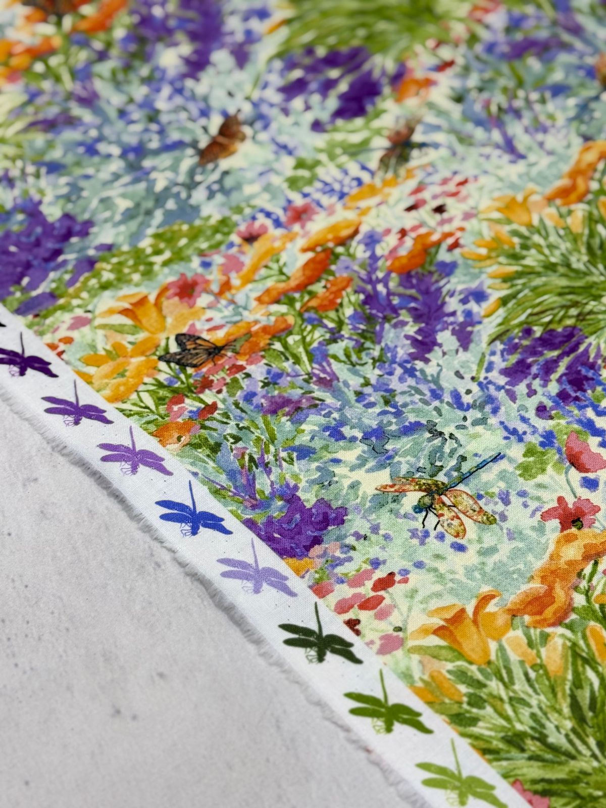 картинка Ткань 100% хлопок Henry Glass 1728-76 PERIWINKLE от магазина МиТекс на Пушкина 97