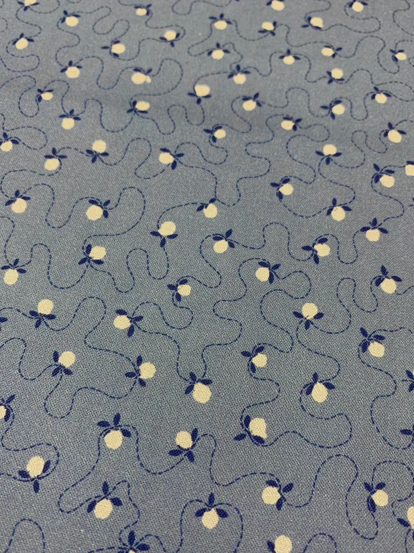 картинка Ткань 100% хлопок JulidoQuilt FA010-20 Коллекция Цветочные гравюры от магазина МиТекс на Пушкина 97