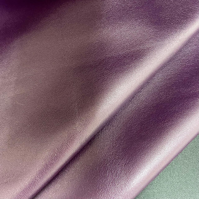 картинка Кожа искуственная 1611 на трикотаже баклажан от магазина МиТекс на Пушкина 97