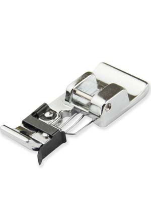 картинка Лапка AU-156 для шв.машин Aurora оверлочная широкая "М" от магазина МиТекс на Пушкина 97