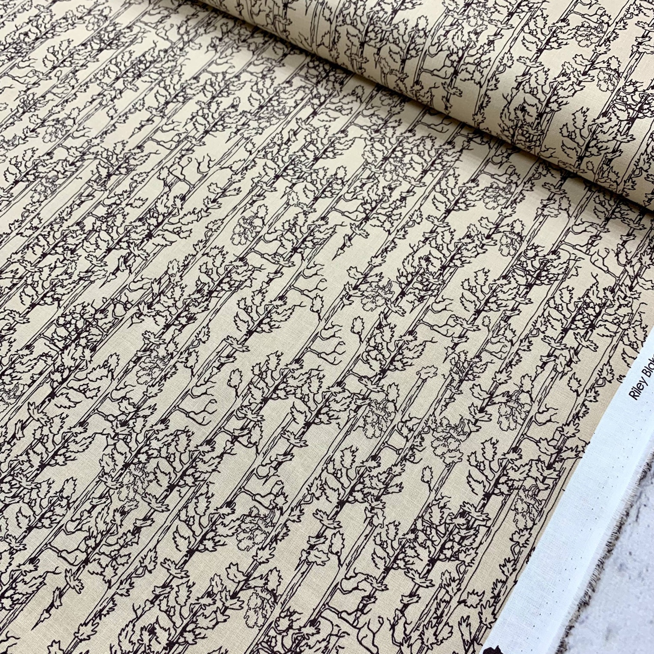 картинка Ткань 100% хлопок Riley Blake 9253 Smokey bear ширина 110 см от магазина МиТекс на Пушкина 97