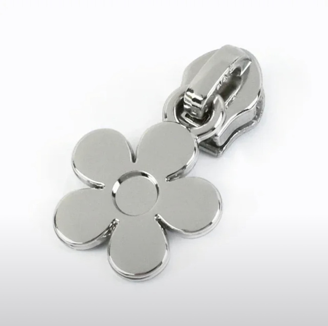 картинка Бегунок галантерейный спираль К6, silver Ромашка от магазина МиТекс на Пушкина 97